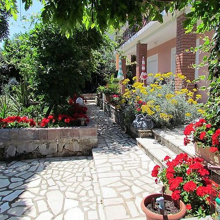 Apartments Bura & Jugo, Cres, Without Stress Εξωτερικό φωτογραφία