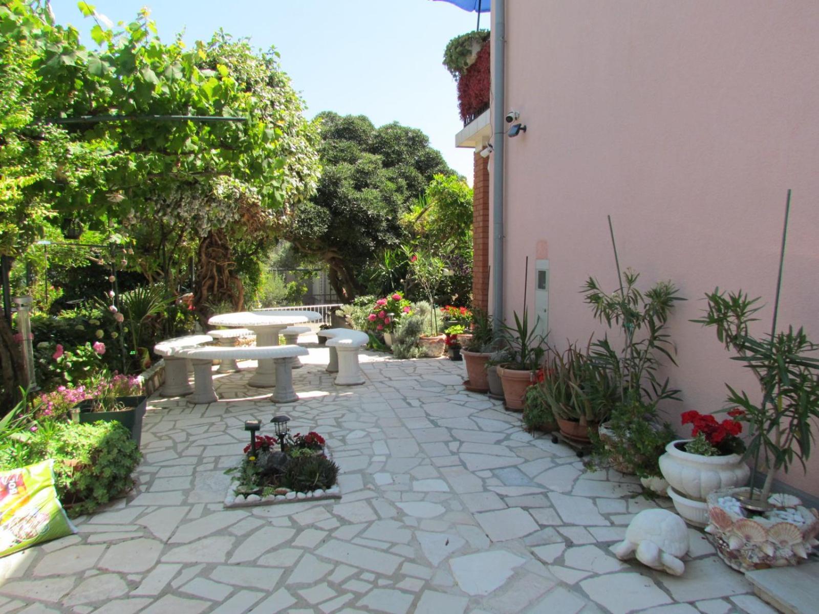 Apartments Bura & Jugo, Cres, Without Stress Εξωτερικό φωτογραφία